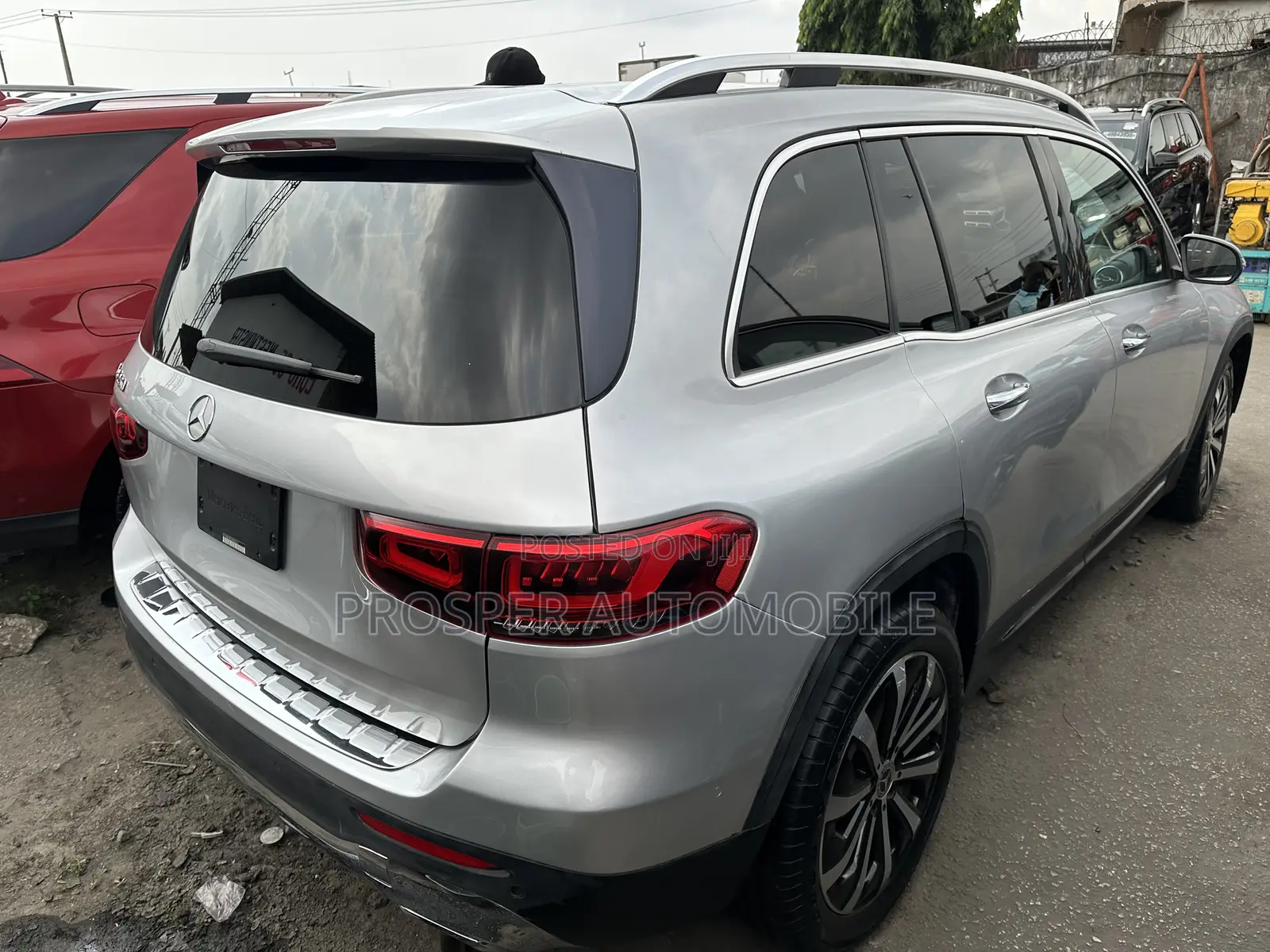 Mercedes-Benz GLB-Class GLB 250 4MATIC 2021 Silver