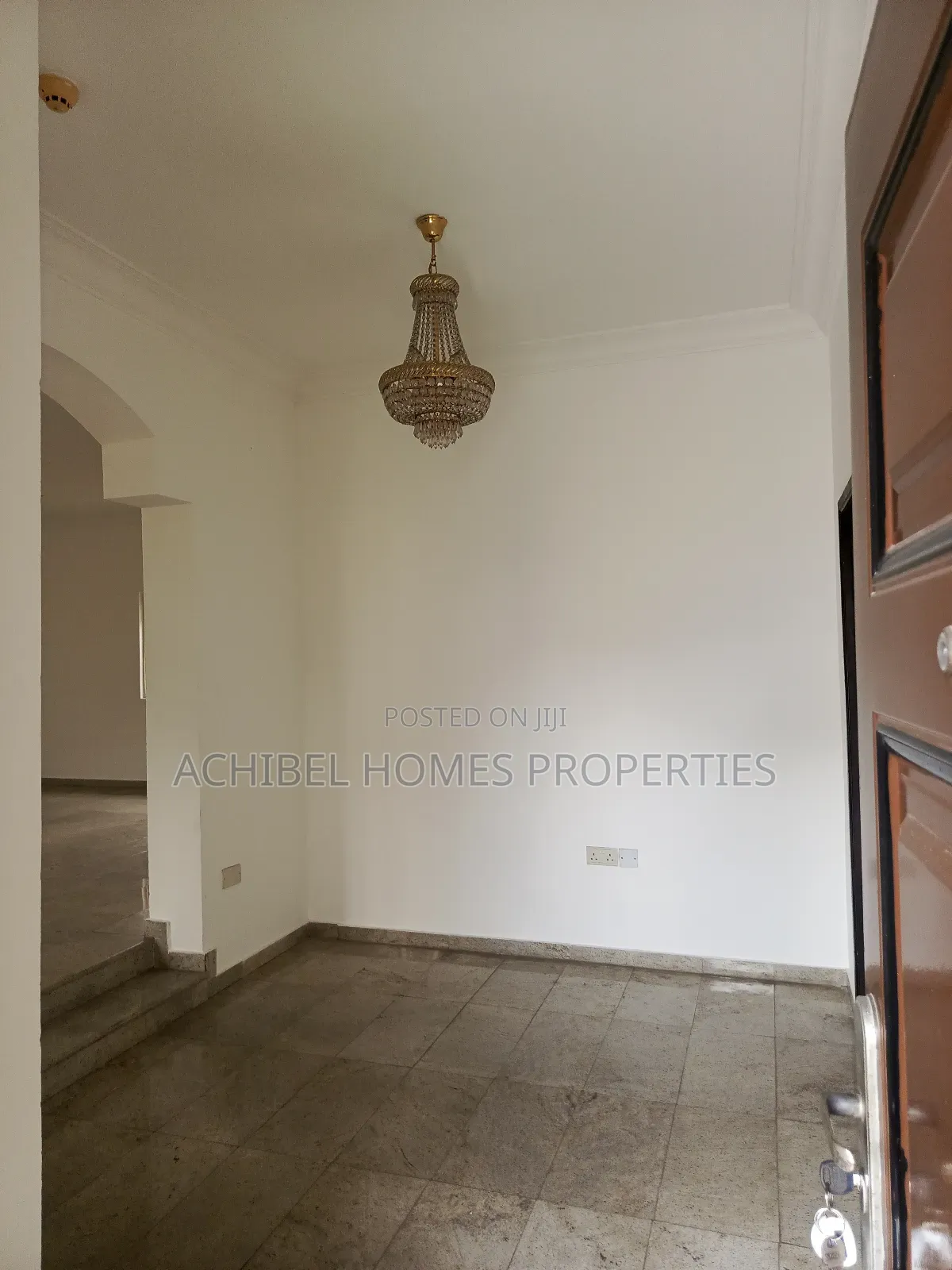 3bdrm Apartment in Near Admiralty Way, Lekki Phase 1 for rent