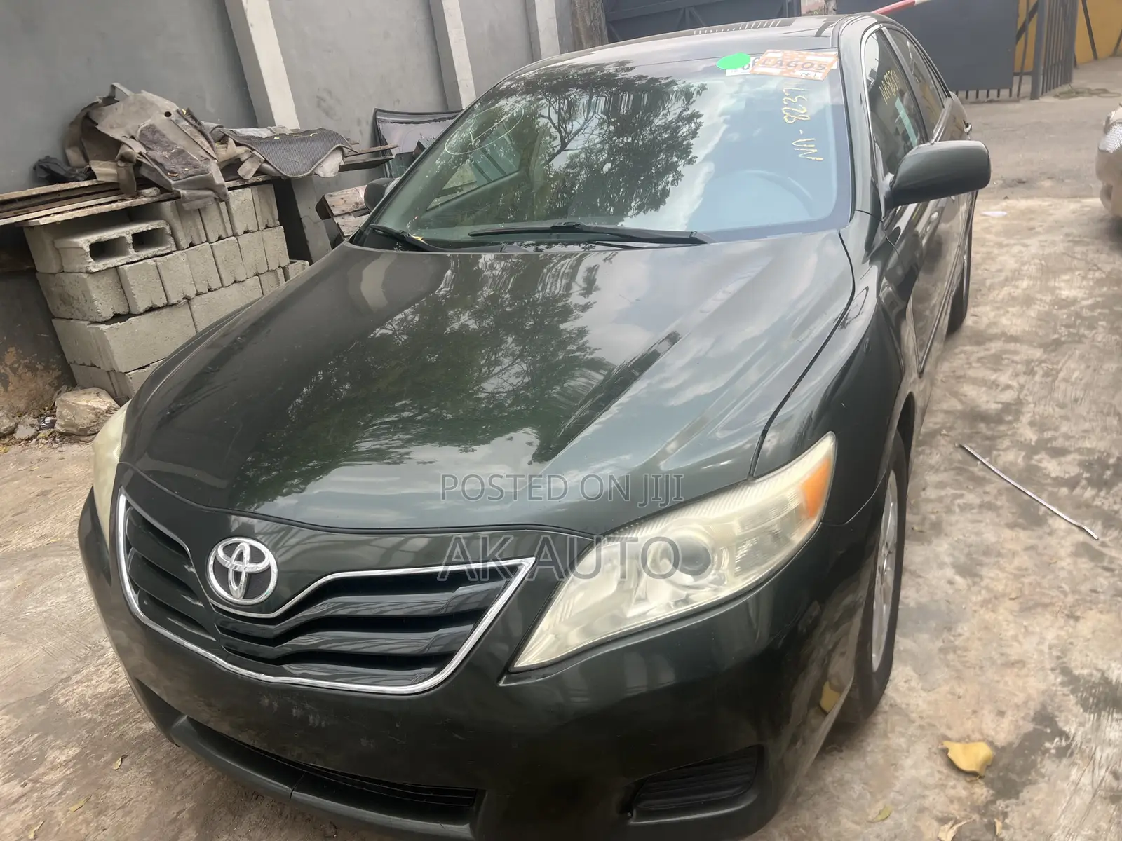 Toyota Camry LE 4dr Sedan (2.5L 4cyl 6AM) 2010