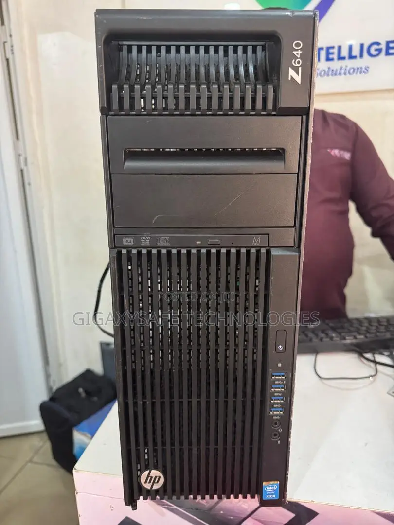 Desktop Computer HP Z640 32GB Intel Xeon SSD 512GB