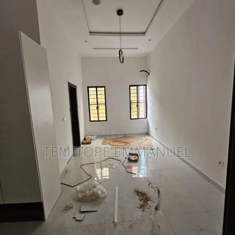 Furnished 6bdrm Duplex in Ojodu for sale