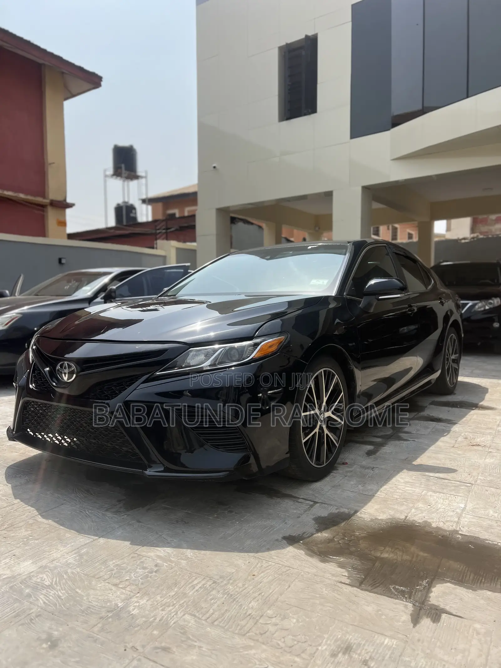 Toyota Camry SE FWD (2.5L 4cyl 8AM) 2018 Black