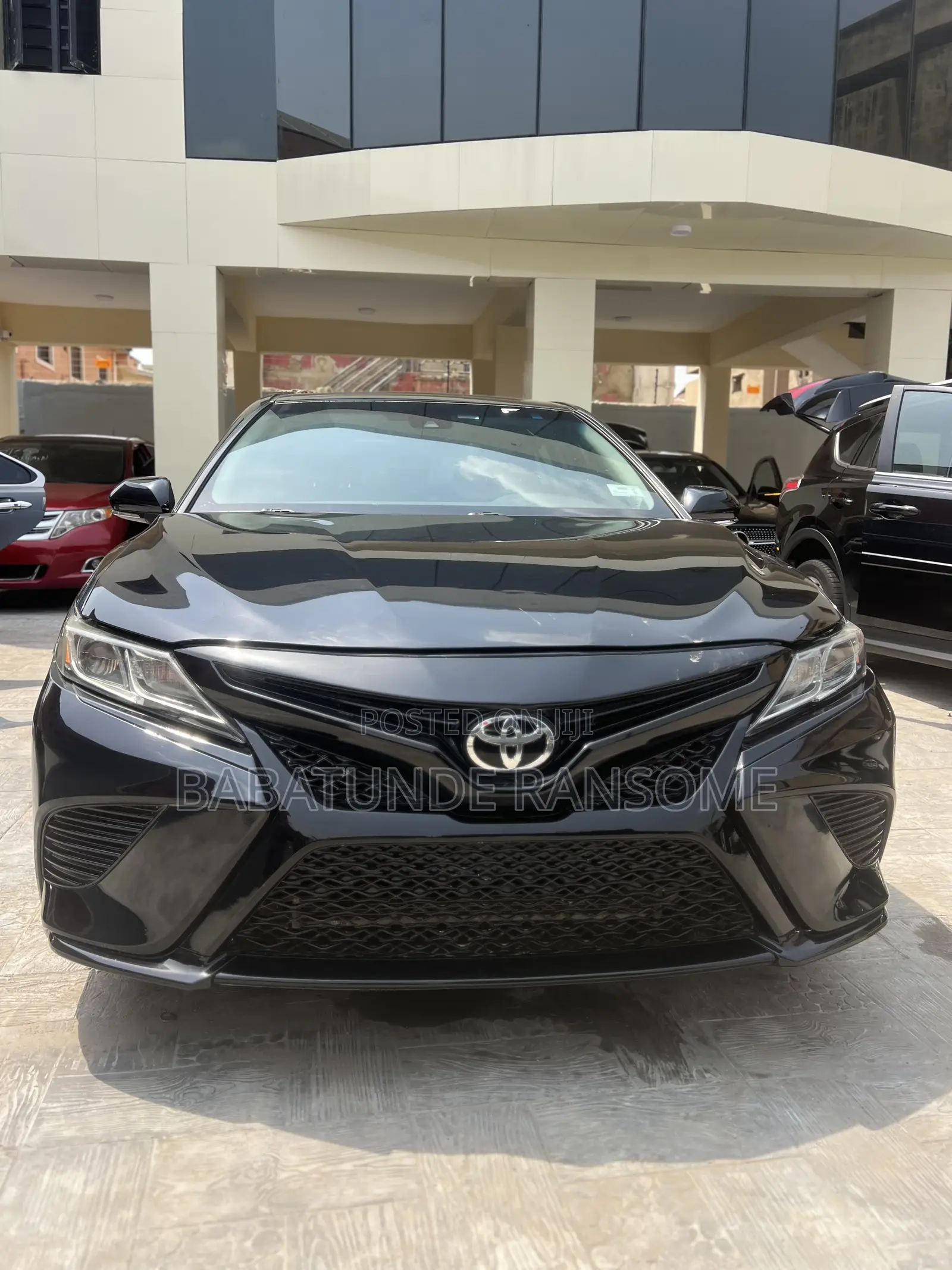 Toyota Camry SE FWD (2.5L 4cyl 8AM) 2018 Black