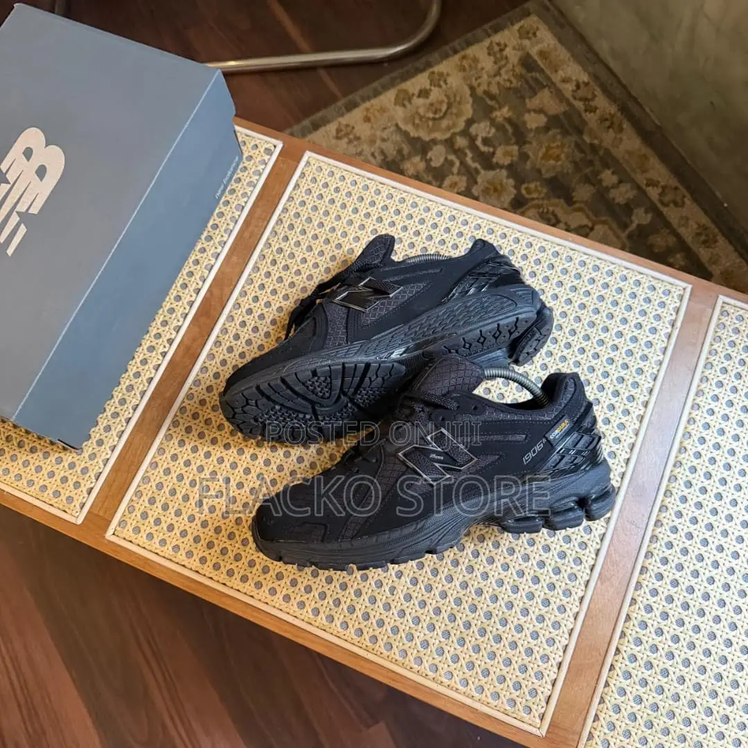 Original New Balance 1906r Cordura Sneakers