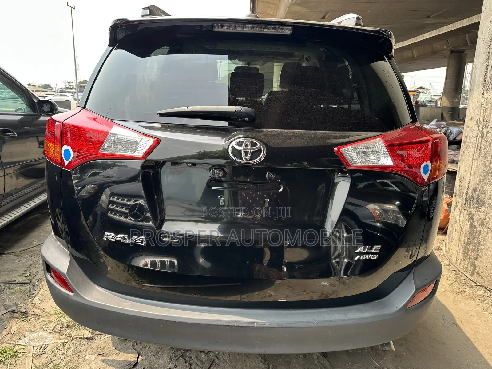 Toyota RAV4 XLE 4dr SUV AWD (2.5L 4cyl 6A) 2015 Black