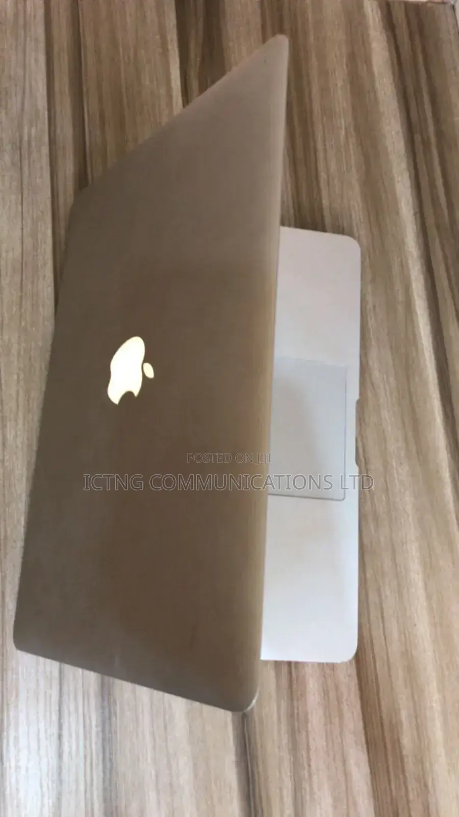 Laptop Apple MacBook Air 3GB Intel SSD 256GB