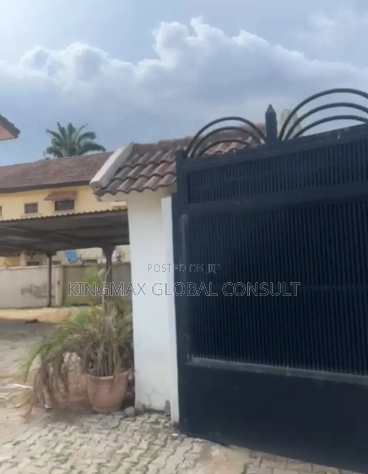 4bdrm Chalet in Maitama Abuja for sale