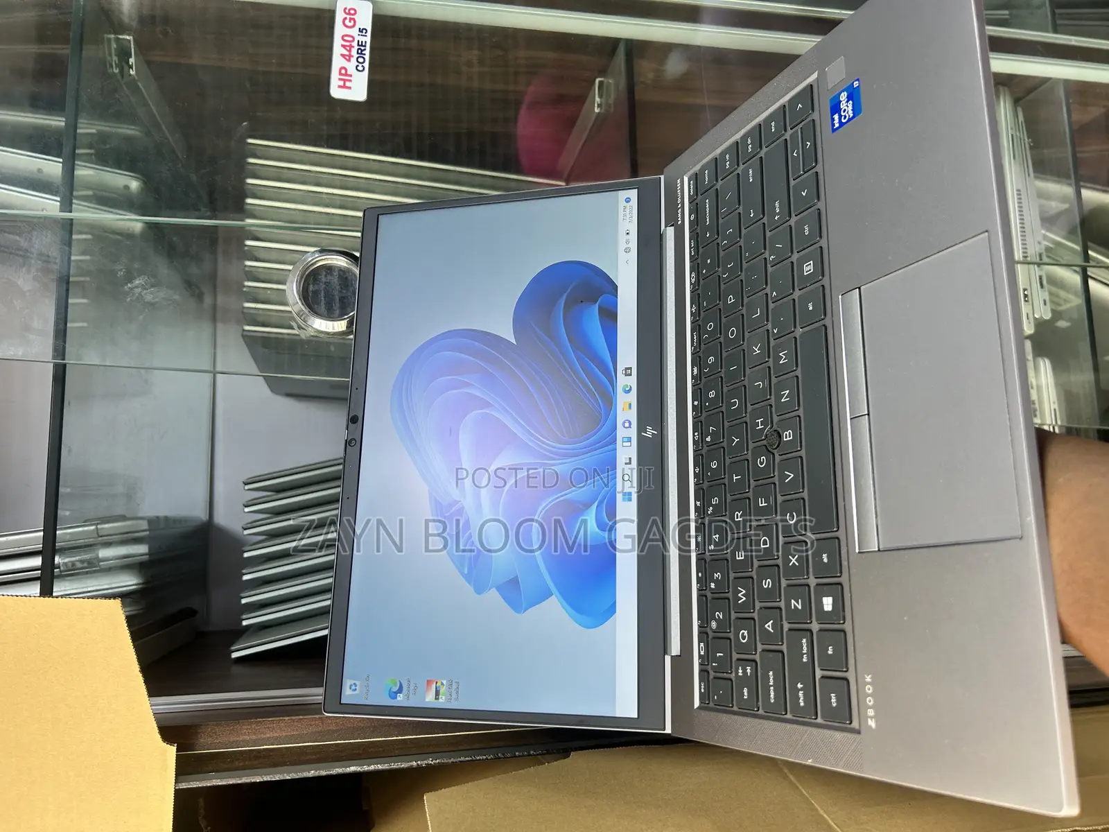 Laptop HP ZBook Firefly G8 16GB Intel Core I7 SSD 256GB