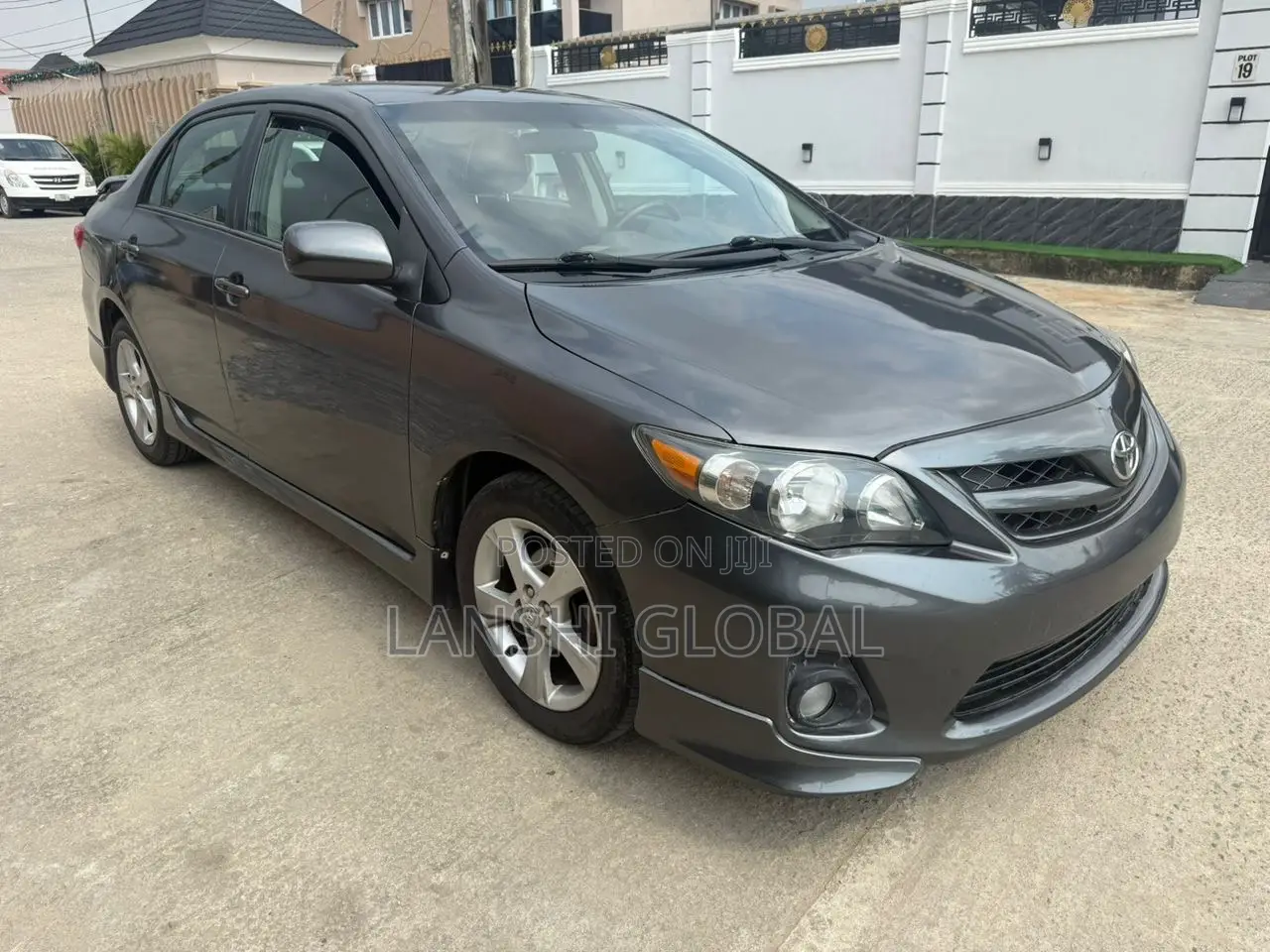 Toyota Corolla S 5-Speed 2013 Gray