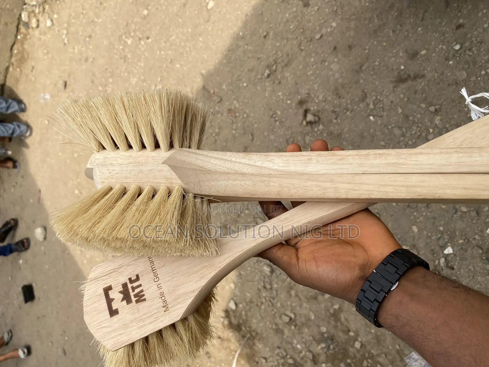 Fender Brush -long Handle Utility Scrub Brush