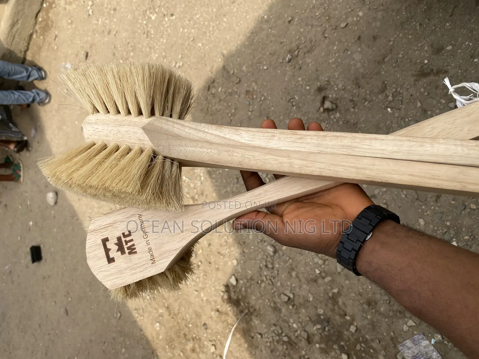 Fender Brush -long Handle Utility Scrub Brush