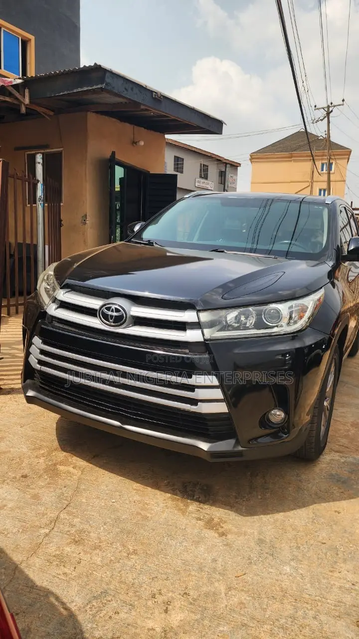 Toyota Highlander XLE 4dr SUV AWD (3.5L 6cyl 6A) 2015 Black