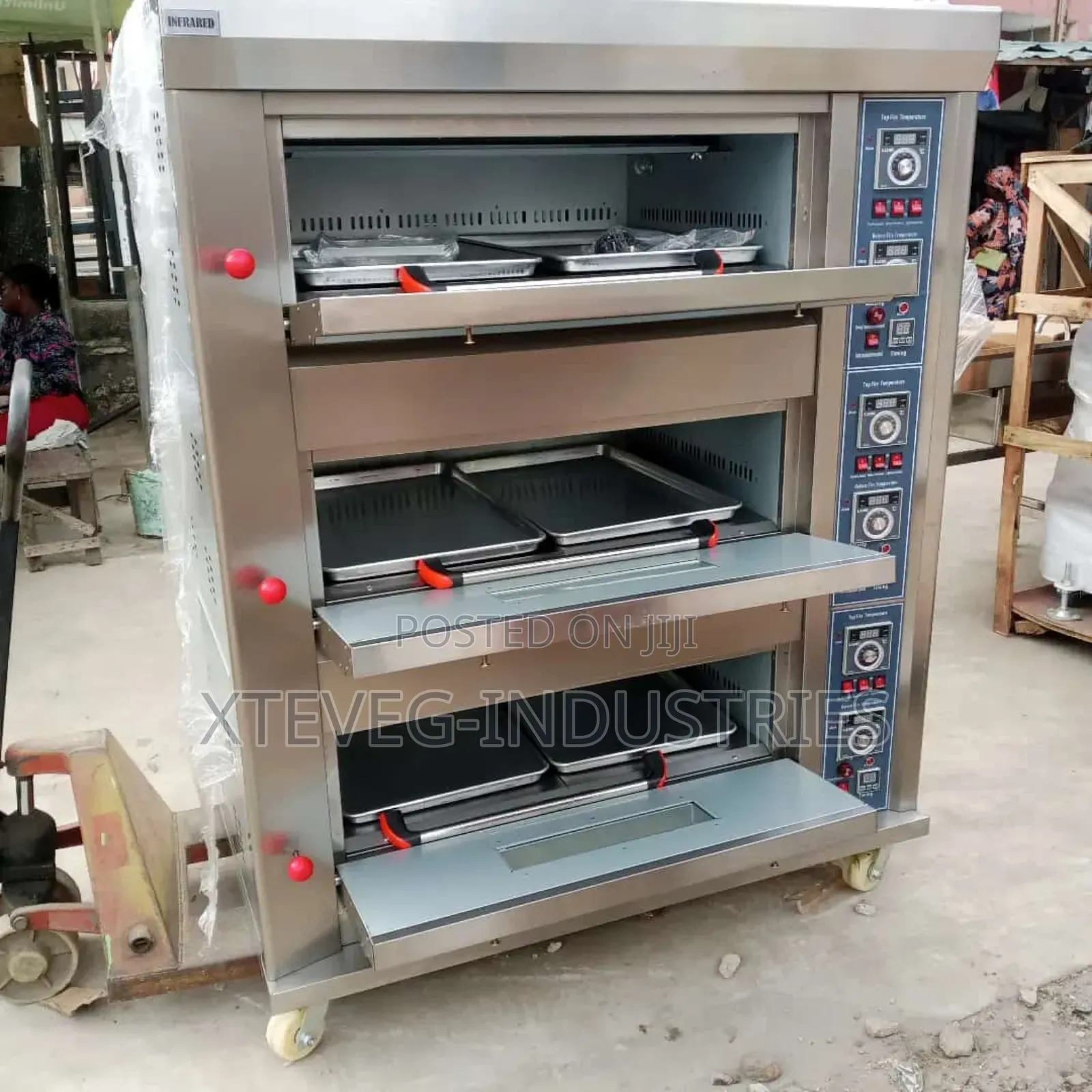 Industrial 6-Treys 3-Deck Gas Oven