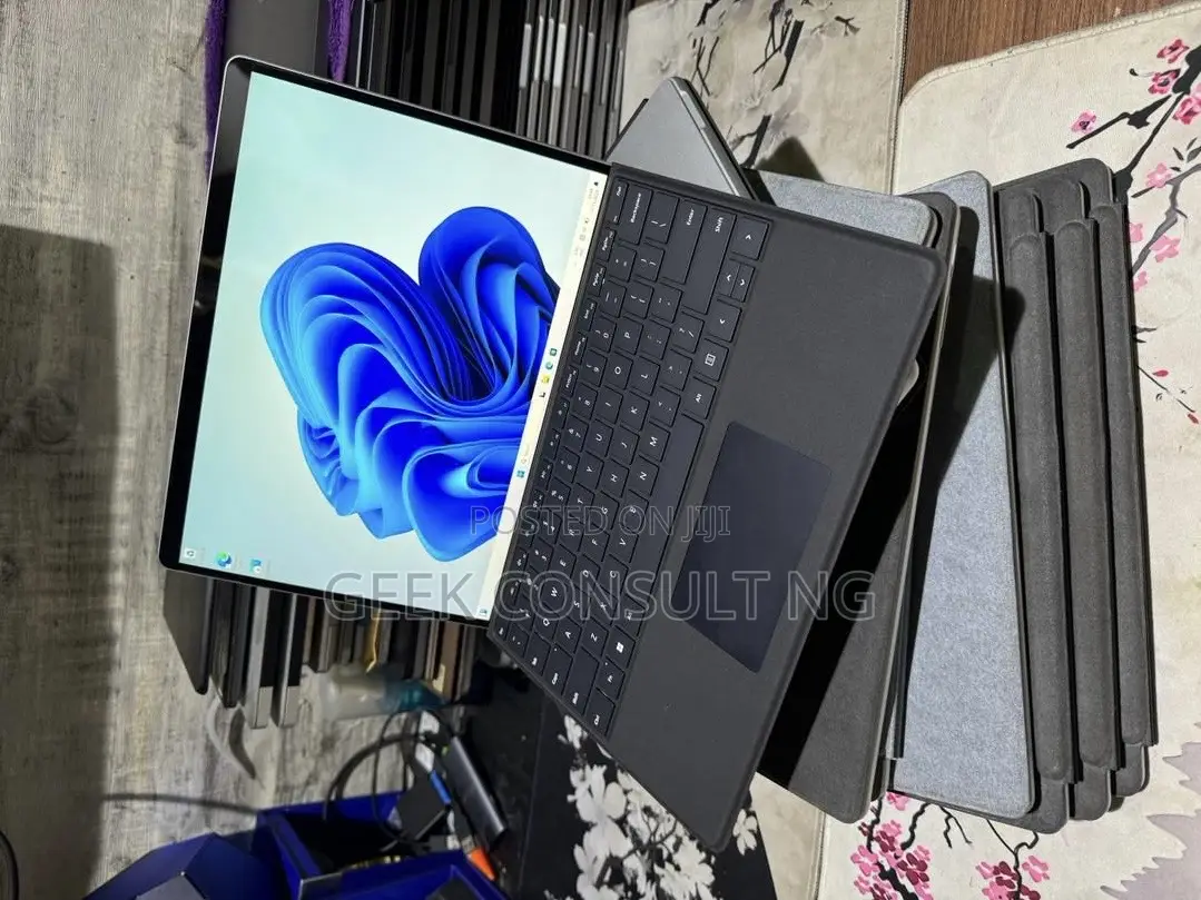 Laptop Microsoft Surface Pro 9 16GB Intel Core i7 SSD 256GB
