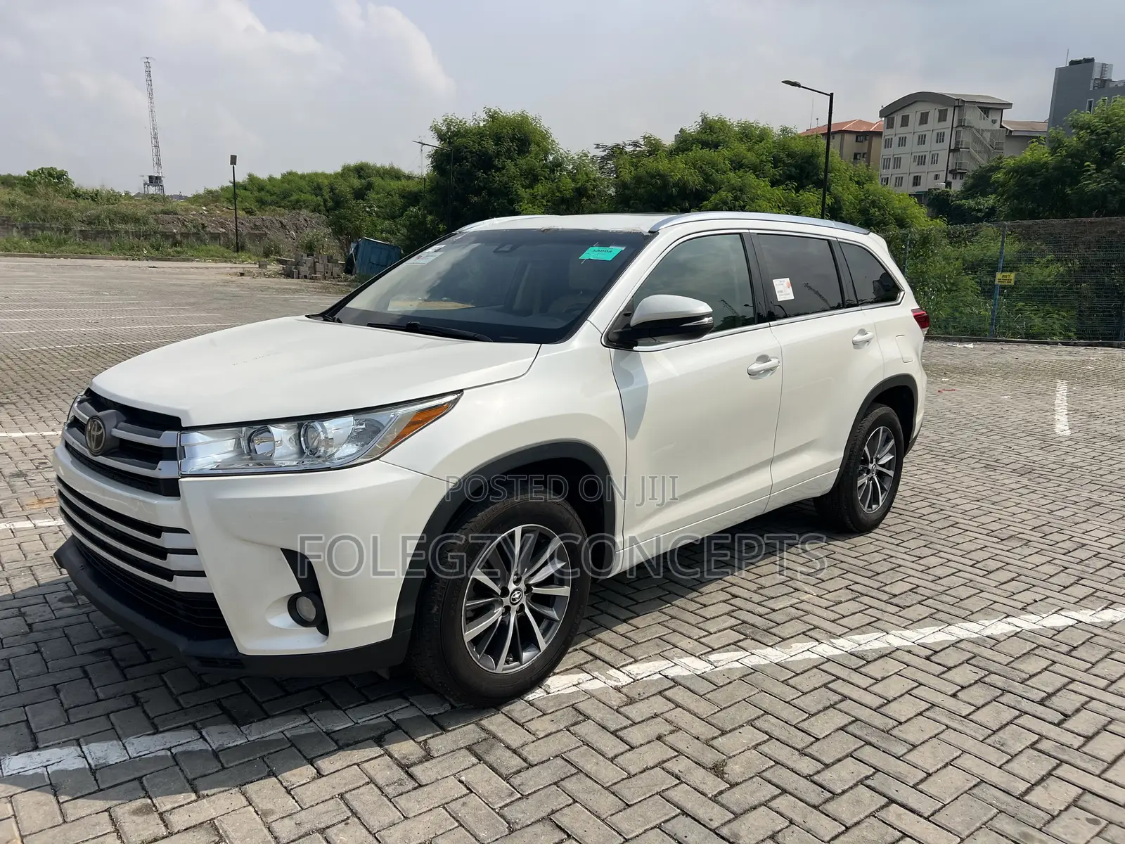 Toyota Highlander XLE 4x2 V6 (3.5L 6cyl 8A) 2018 White