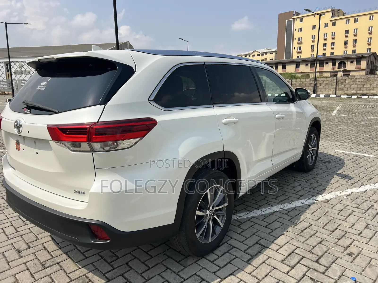 Toyota Highlander XLE 4x2 V6 (3.5L 6cyl 8A) 2018 White