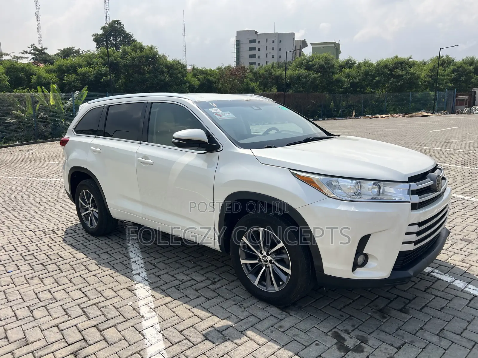 Toyota Highlander XLE 4x2 V6 (3.5L 6cyl 8A) 2018 White
