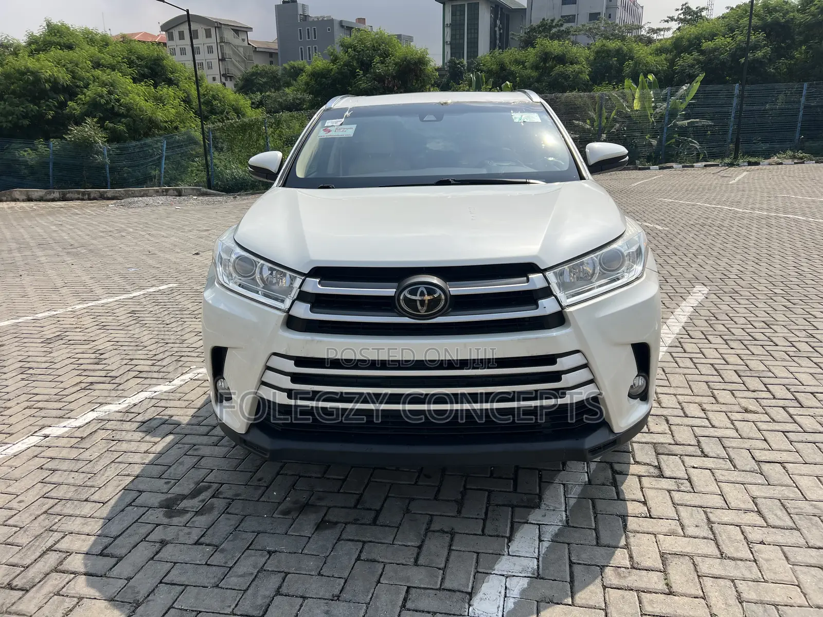 Toyota Highlander XLE 4x2 V6 (3.5L 6cyl 8A) 2018 White