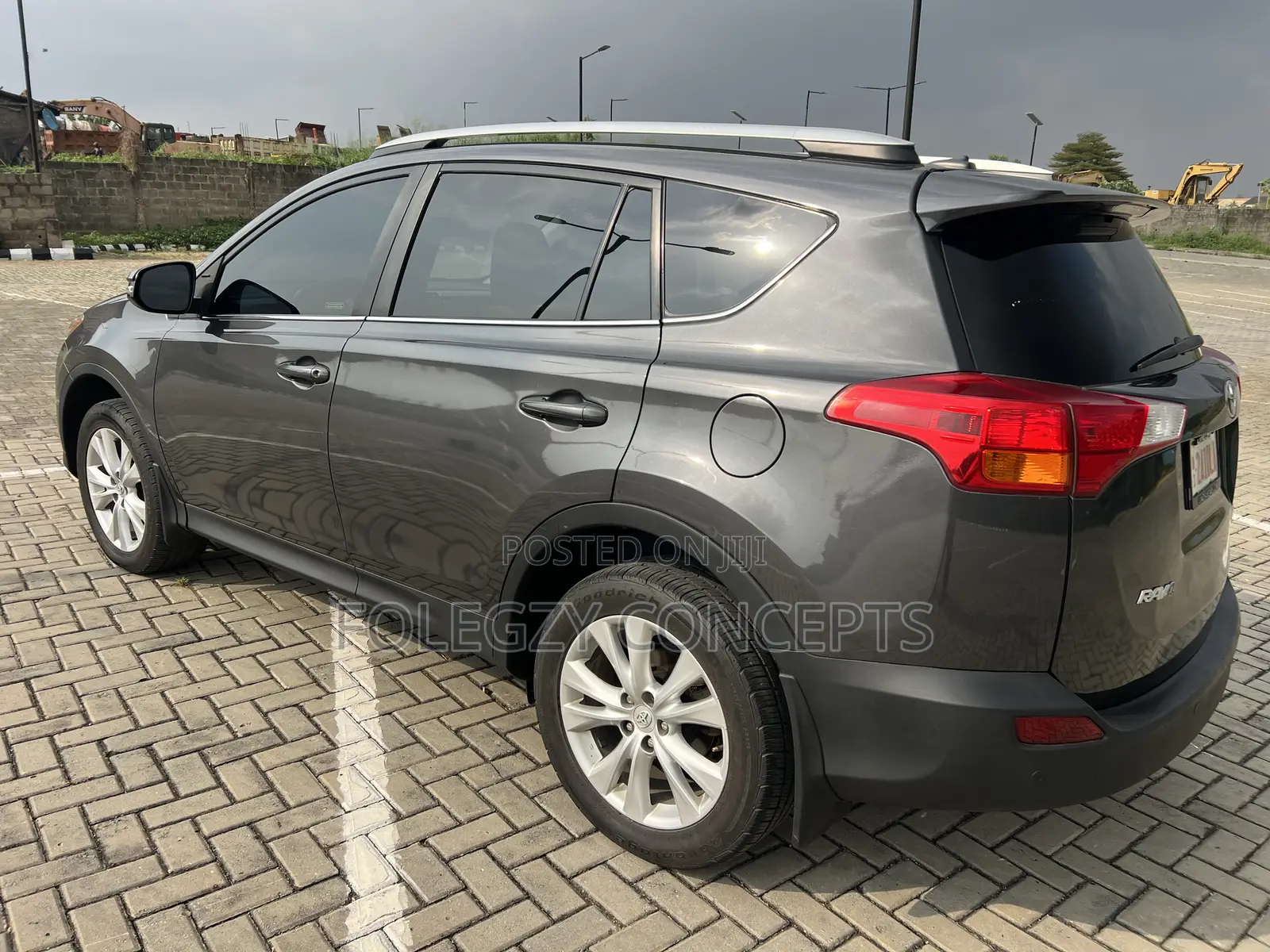Toyota RAV4 Limited 4dr SUV AWD (2.5L 4cyl 6A) 2015 Gray