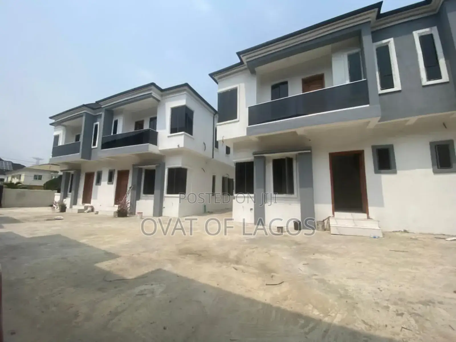 4bdrm Duplex in Chevron for rent