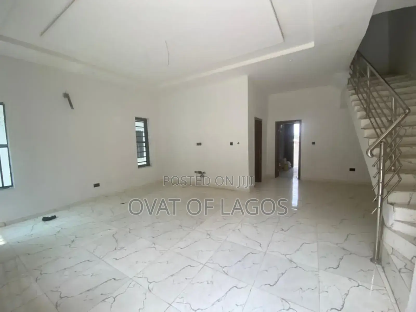 4bdrm Duplex in Chevron for rent