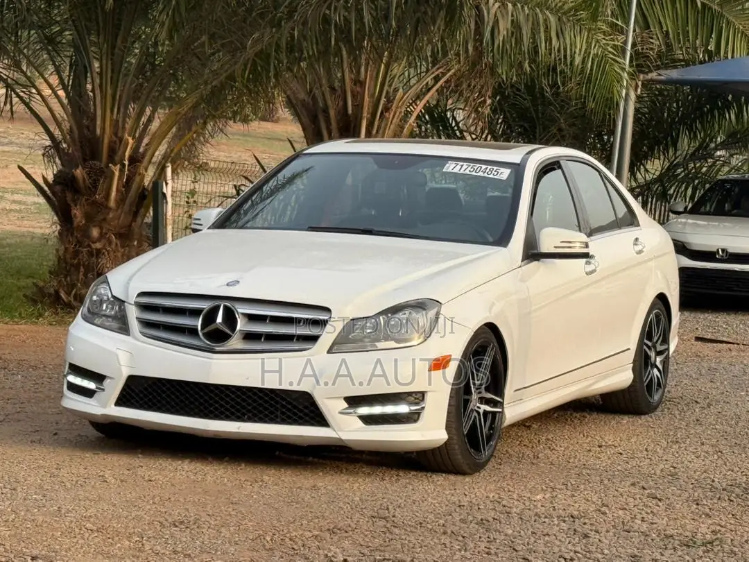 Mercedes-Benz C300 Sport 4Matic Sedan AWD (3.5L 6cyl 7A) 2014 White