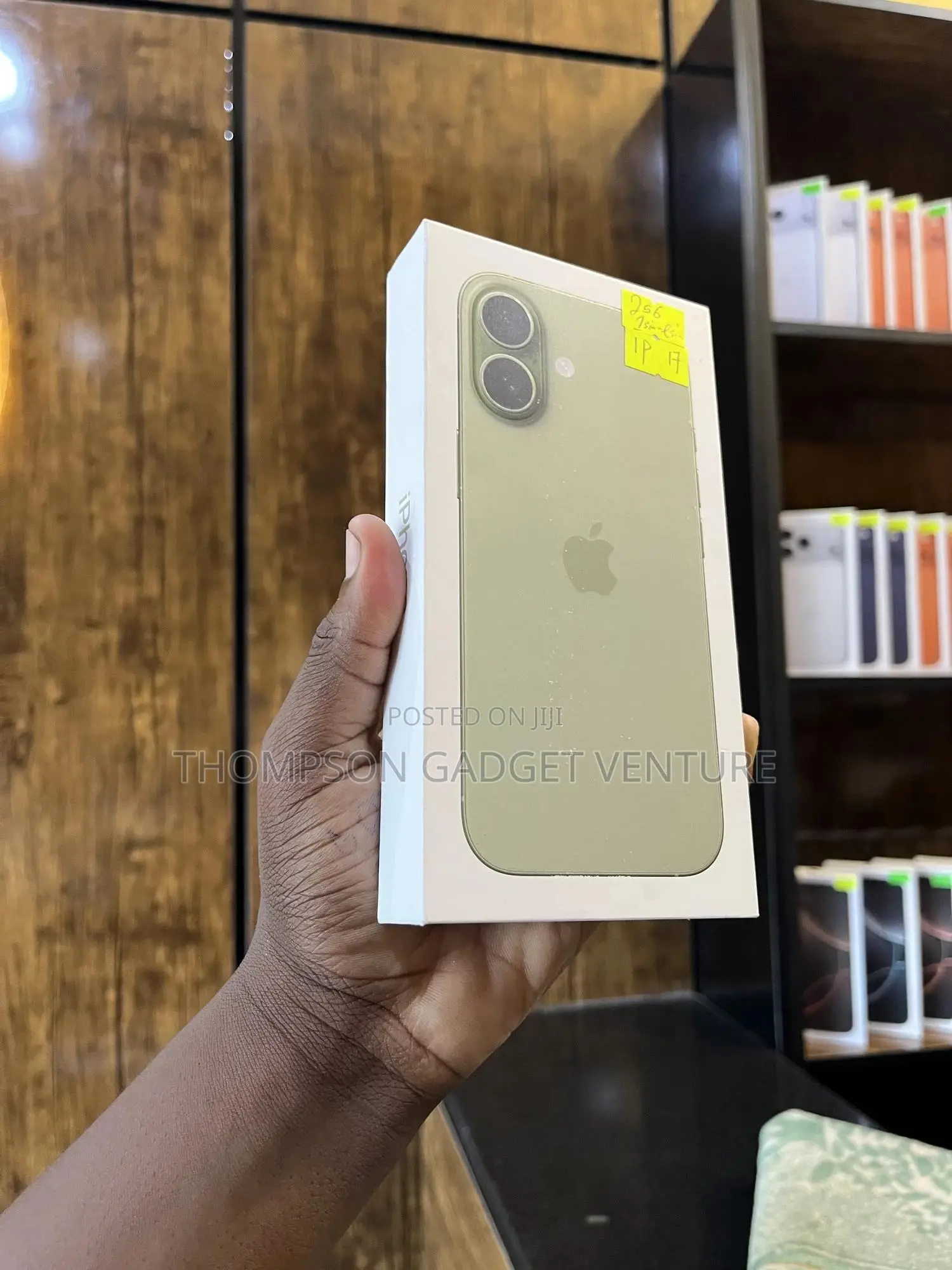 New Apple iPhone 17 256 GB Green