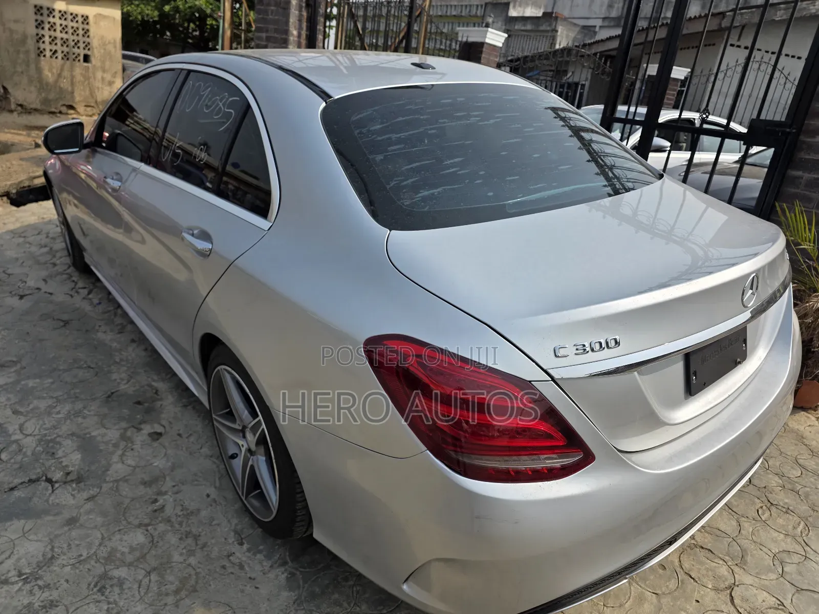 Mercedes-Benz C300 Base AWD 4Matic Sedan (2.0L 4cyl 7A) 2015 Silver