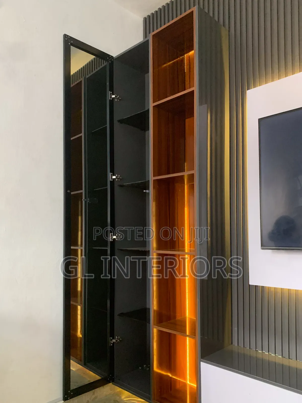 High Gloss HDF Modern Fluted Panel Tv Console