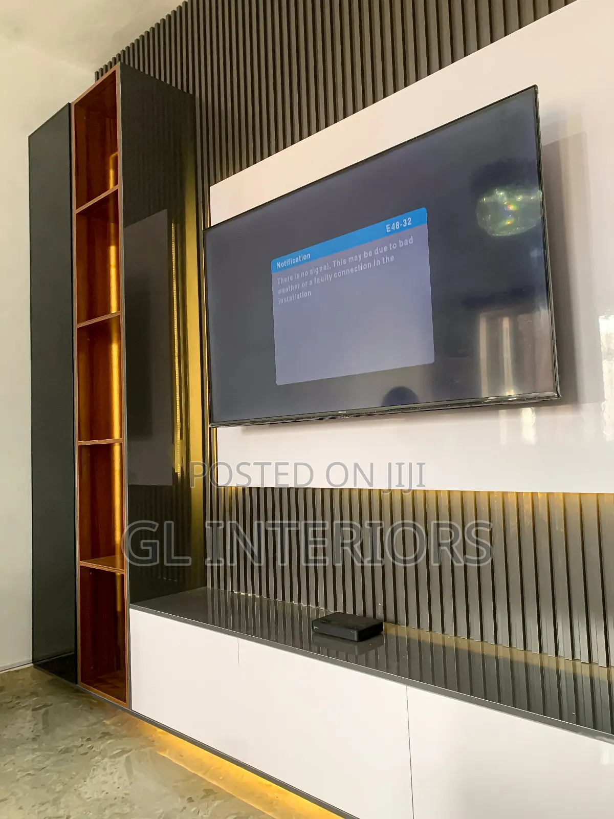 High Gloss HDF Modern Fluted Panel Tv Console