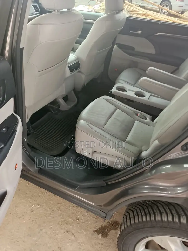 Toyota Highlander Limited 4dr SUV (3.5L 6cyl 6A) 2015 Brown