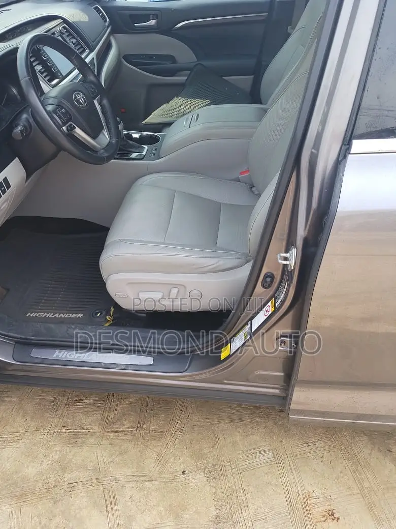 Toyota Highlander Limited 4dr SUV (3.5L 6cyl 6A) 2015 Brown