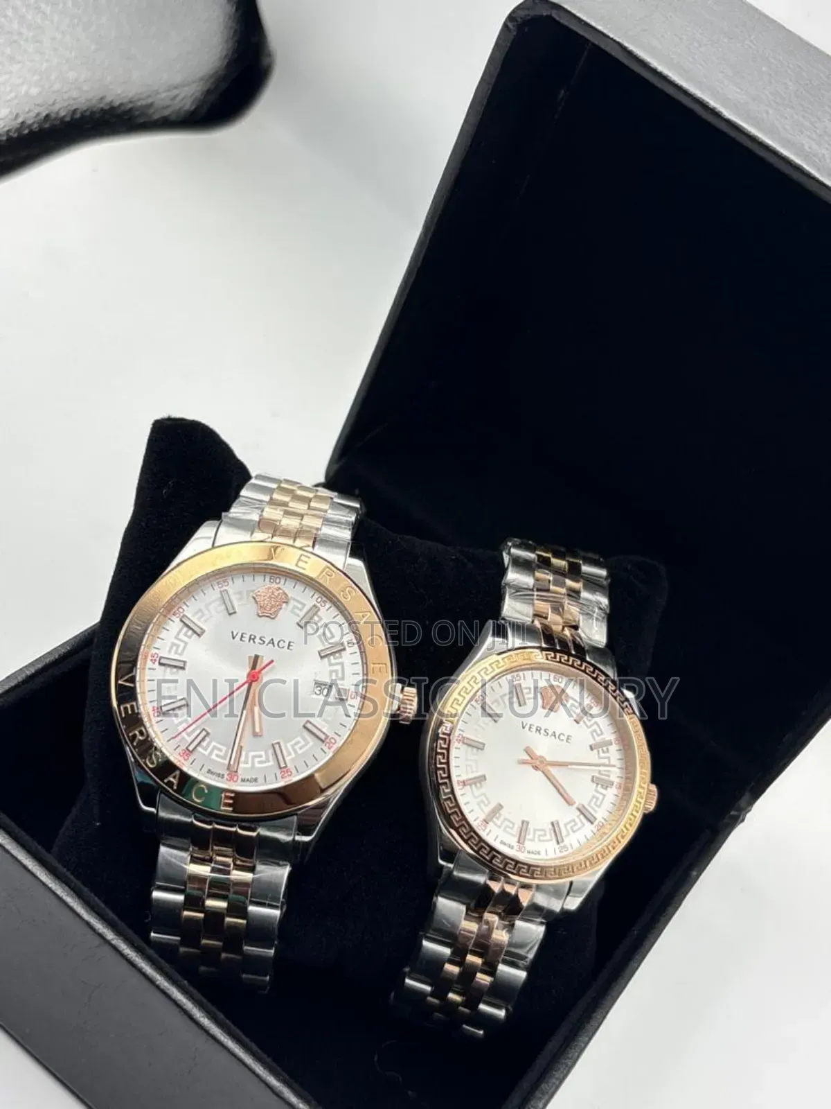 Best Quality Versace Couples Chain Wristwatches Well Banded Package