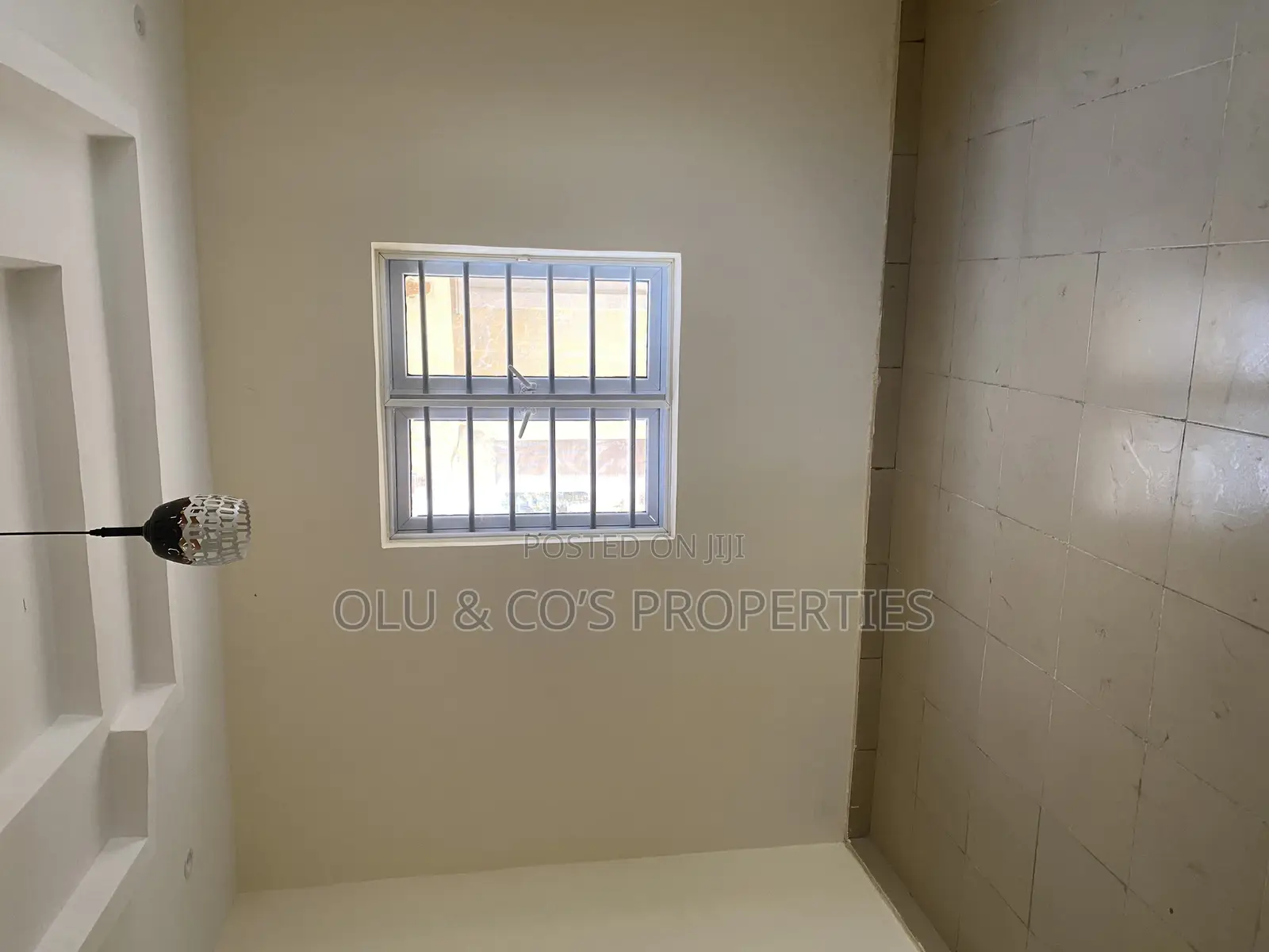 2bdrm Block of Flats in Residential, Gaduwa for rent