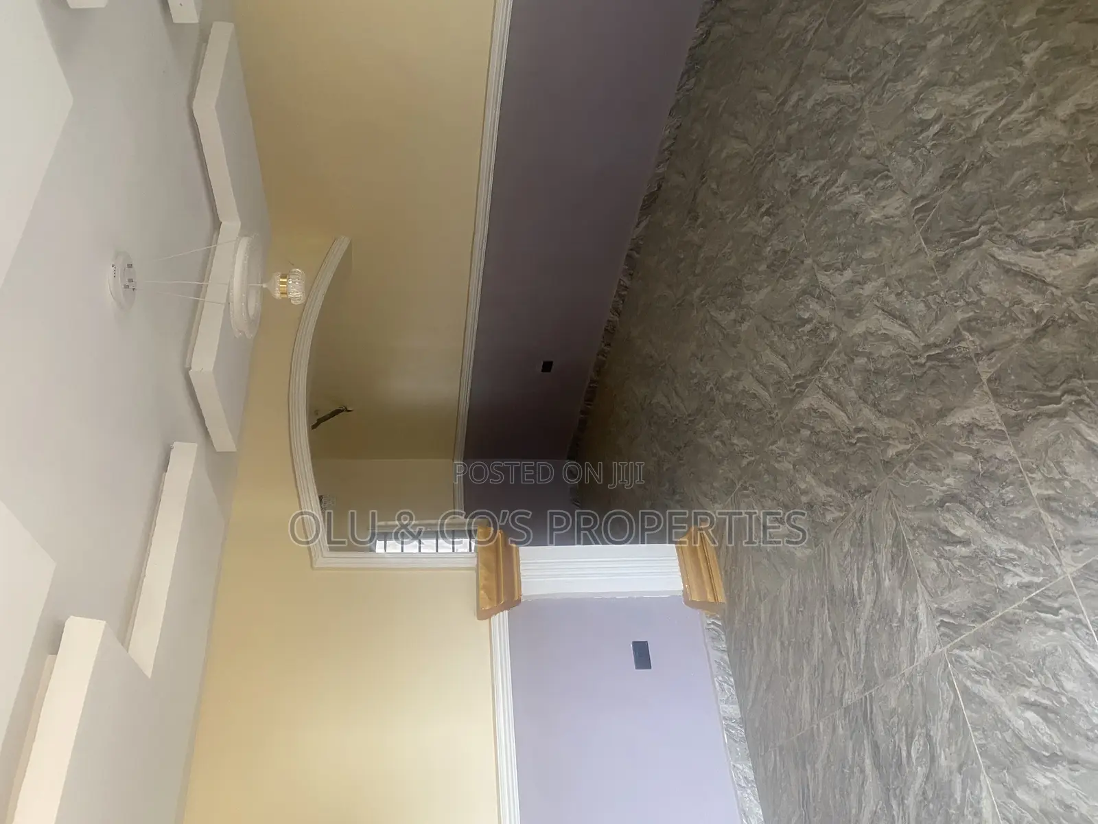 2bdrm Block of Flats in Residential, Gaduwa for rent