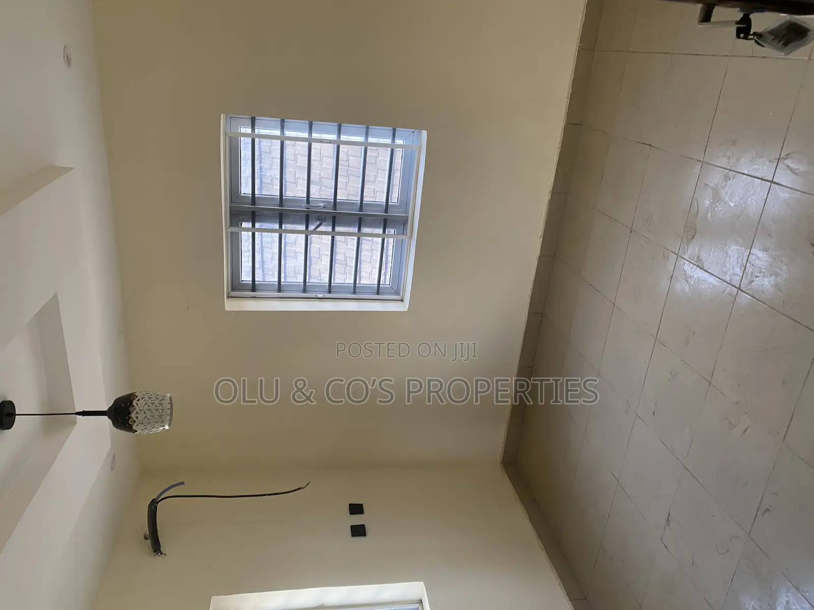 2bdrm Block of Flats in Residential, Gaduwa for rent
