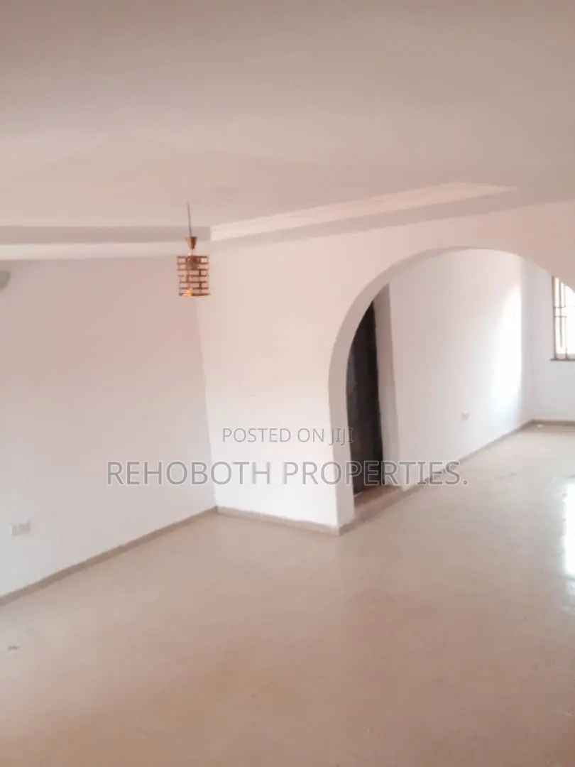 3bdrm Apartment in Bee Shop, Akala Express for rent