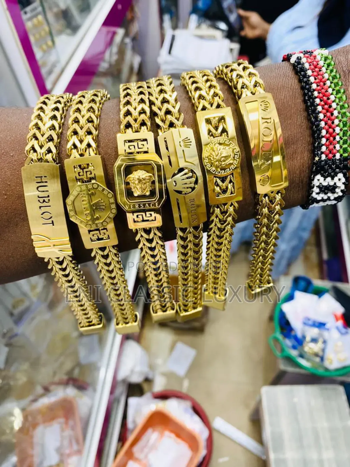 Best Quality Luxury Bracelets Well Banded Package