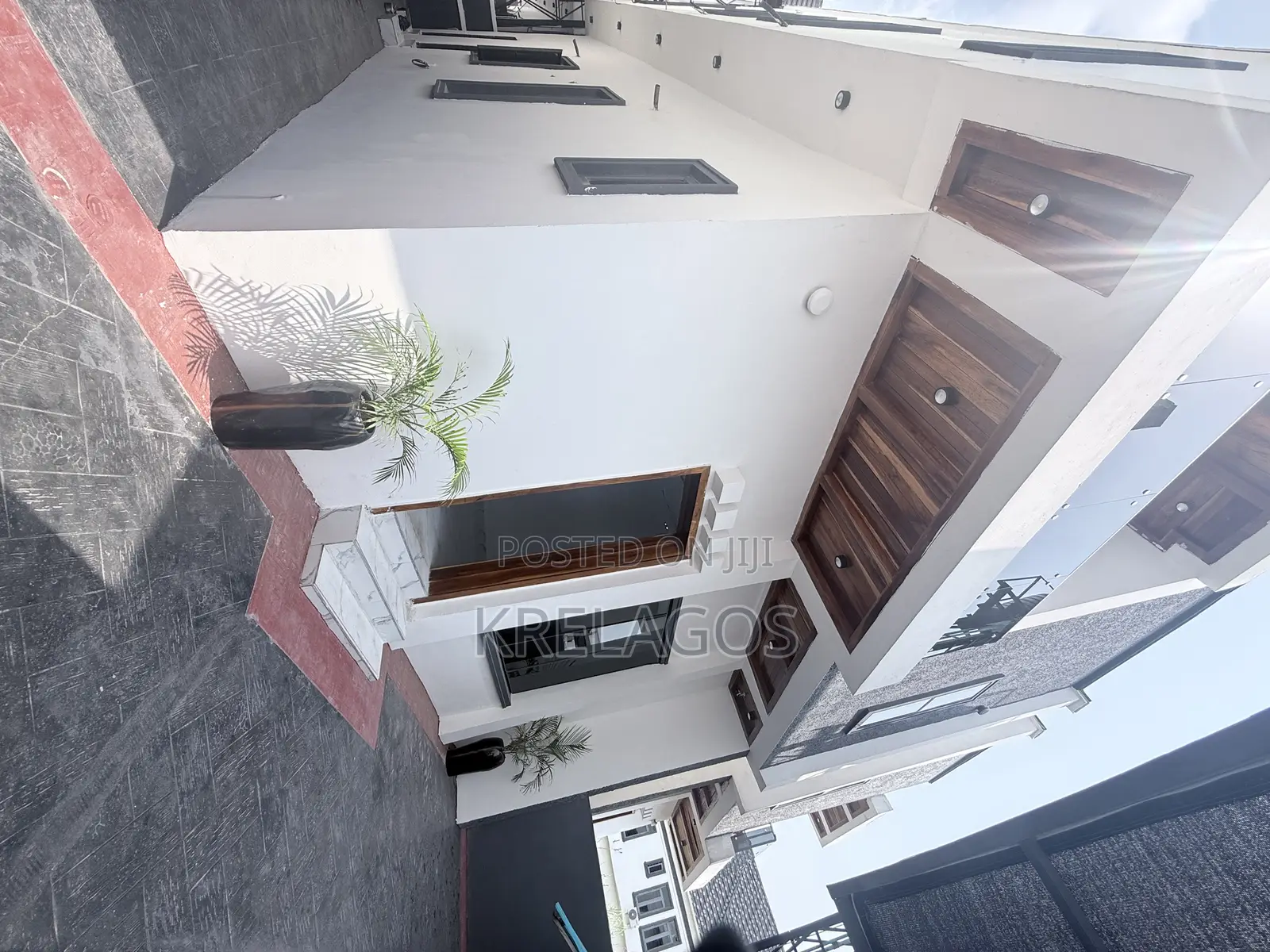 4bdrm Duplex in Orchid, Chevron for sale