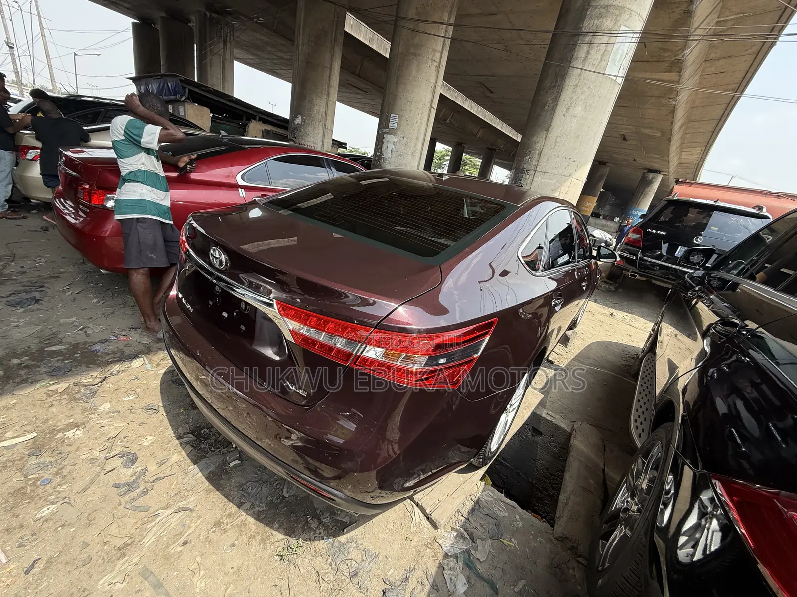 Toyota Avalon XLE Premium Sedan FWD (3.5L 6cyl 6A) 2013 Burgundy