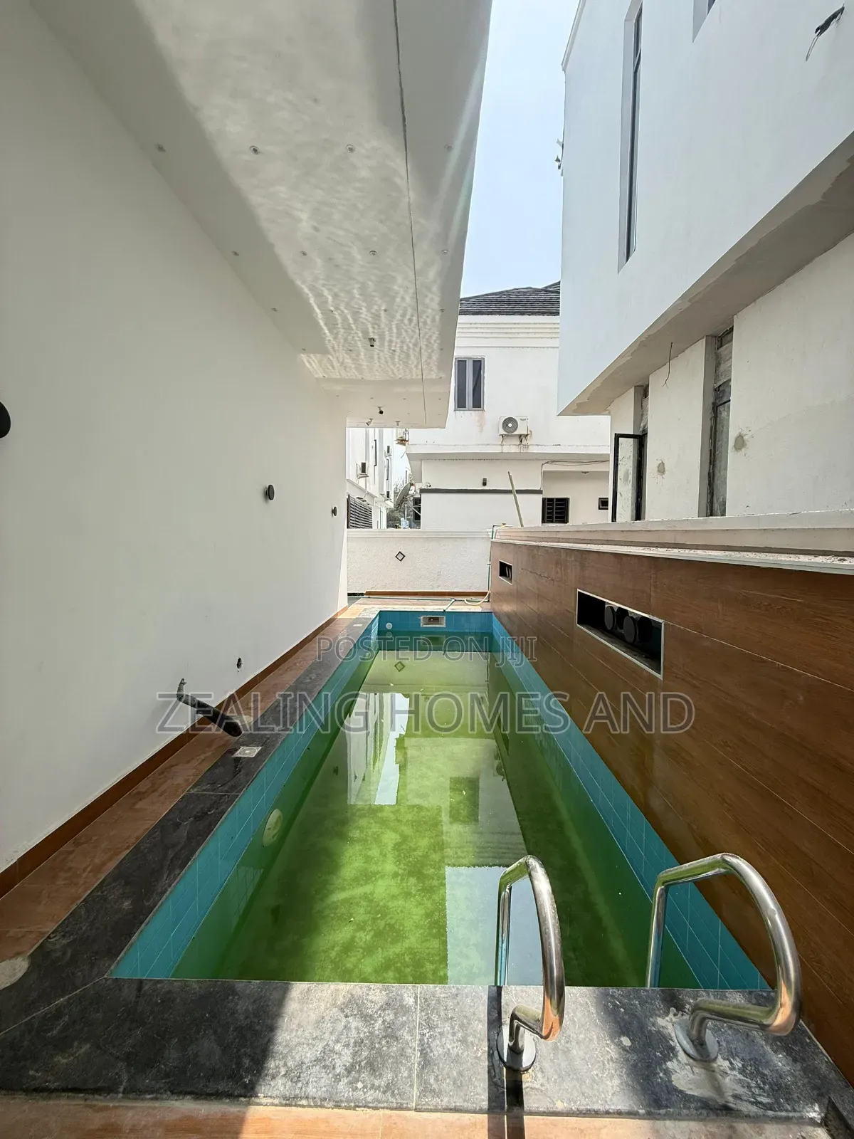 Furnished 5bdrm Duplex in Ikota Lekki for sale