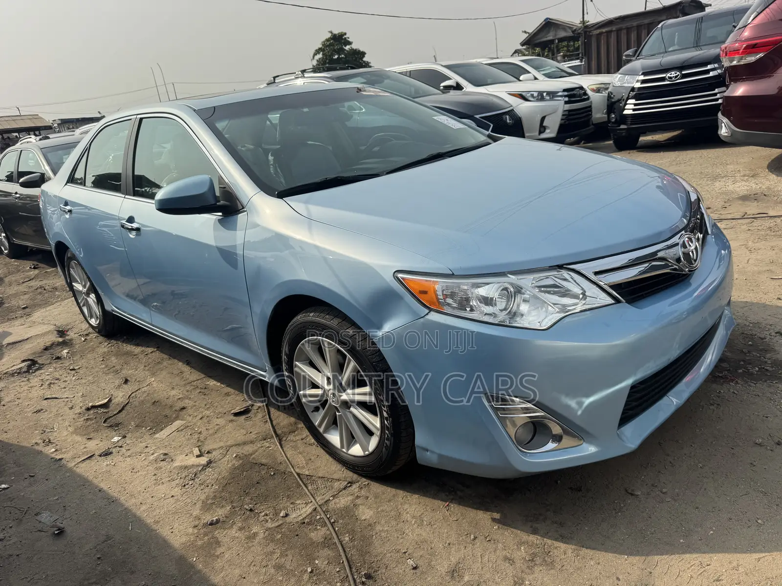Toyota Camry XLE 4dr Sedan (2.5L 4cyl 6A) 2013