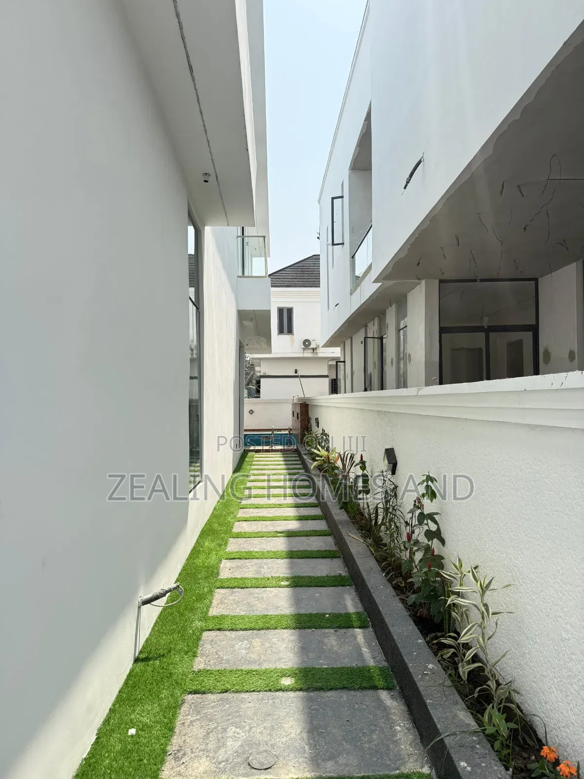Furnished 5bdrm Duplex in Ikota Lekki for sale
