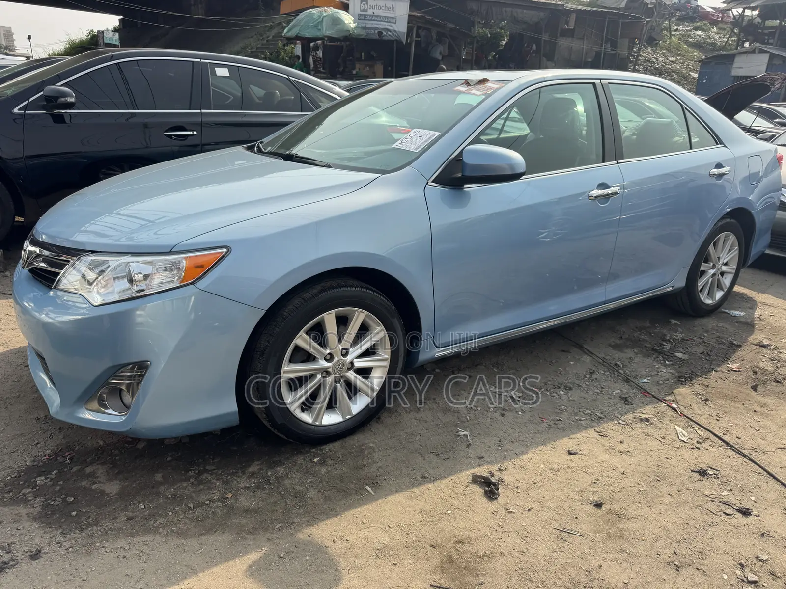 Toyota Camry XLE 4dr Sedan (2.5L 4cyl 6A) 2013