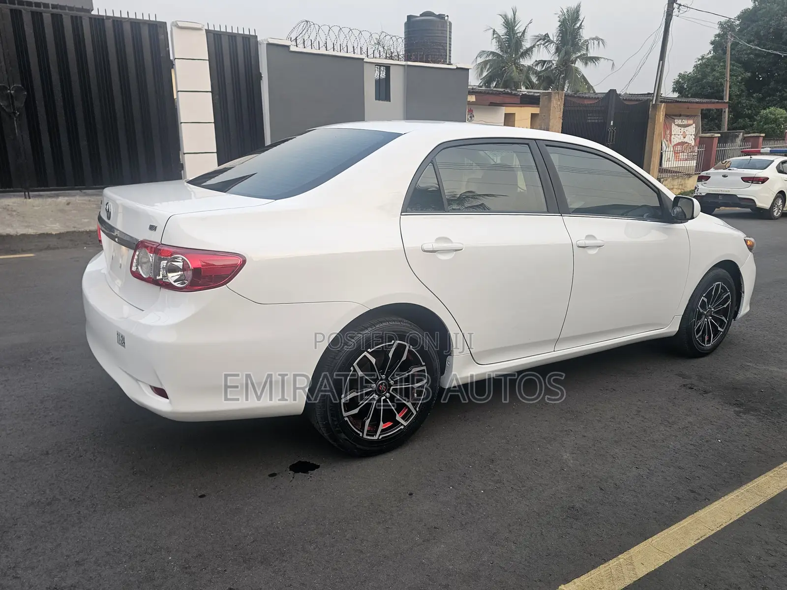 Toyota Corolla LE 4dr Sedan (1.8L 4cyl 4A) 2012 White