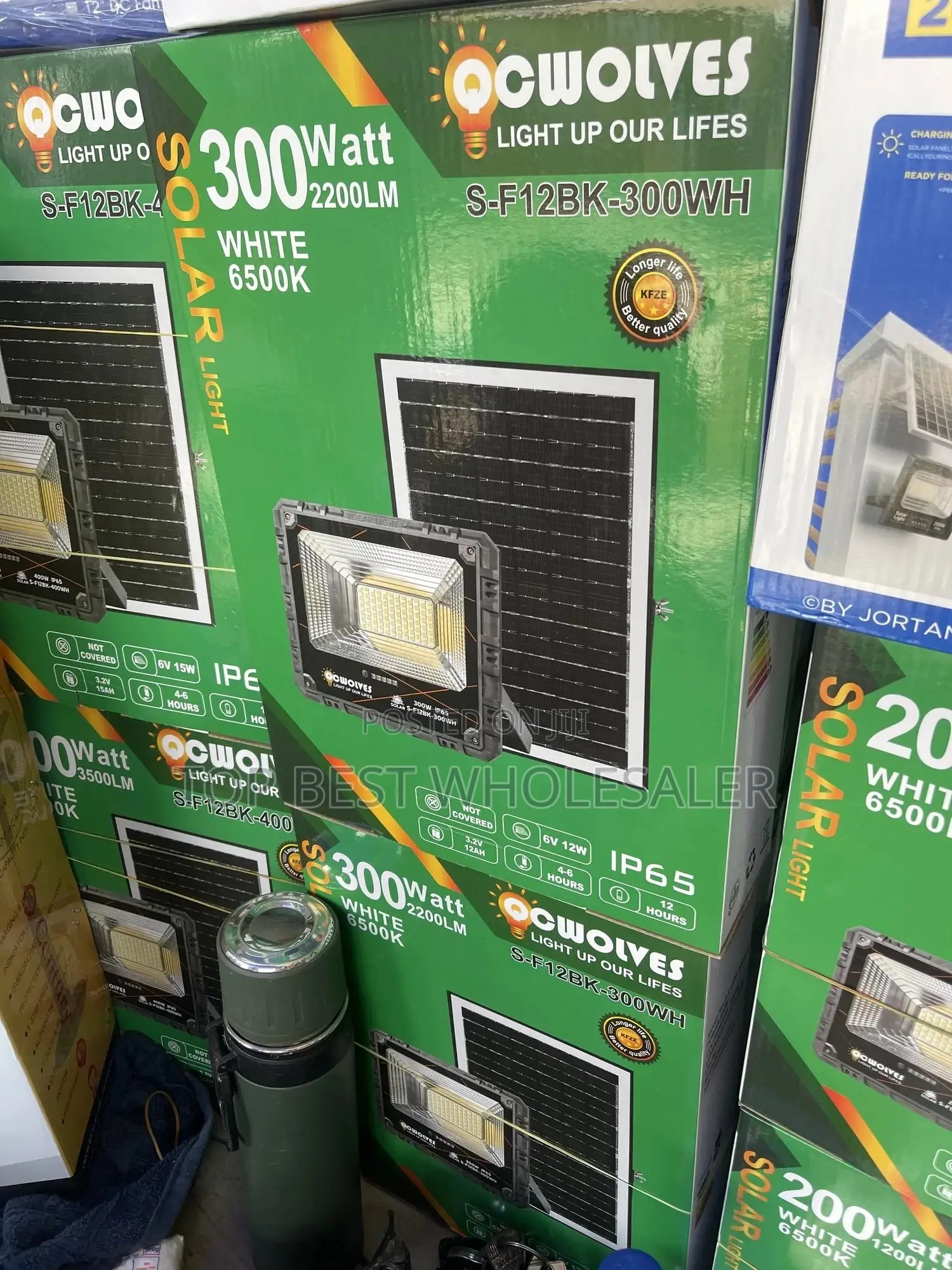 Ultra-bright Solar Flood Light With Remote Control 300w
