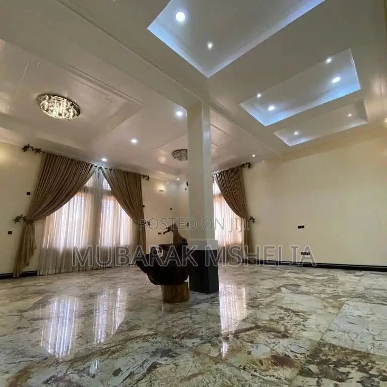 8bdrm Mansion in Guzape District for sale