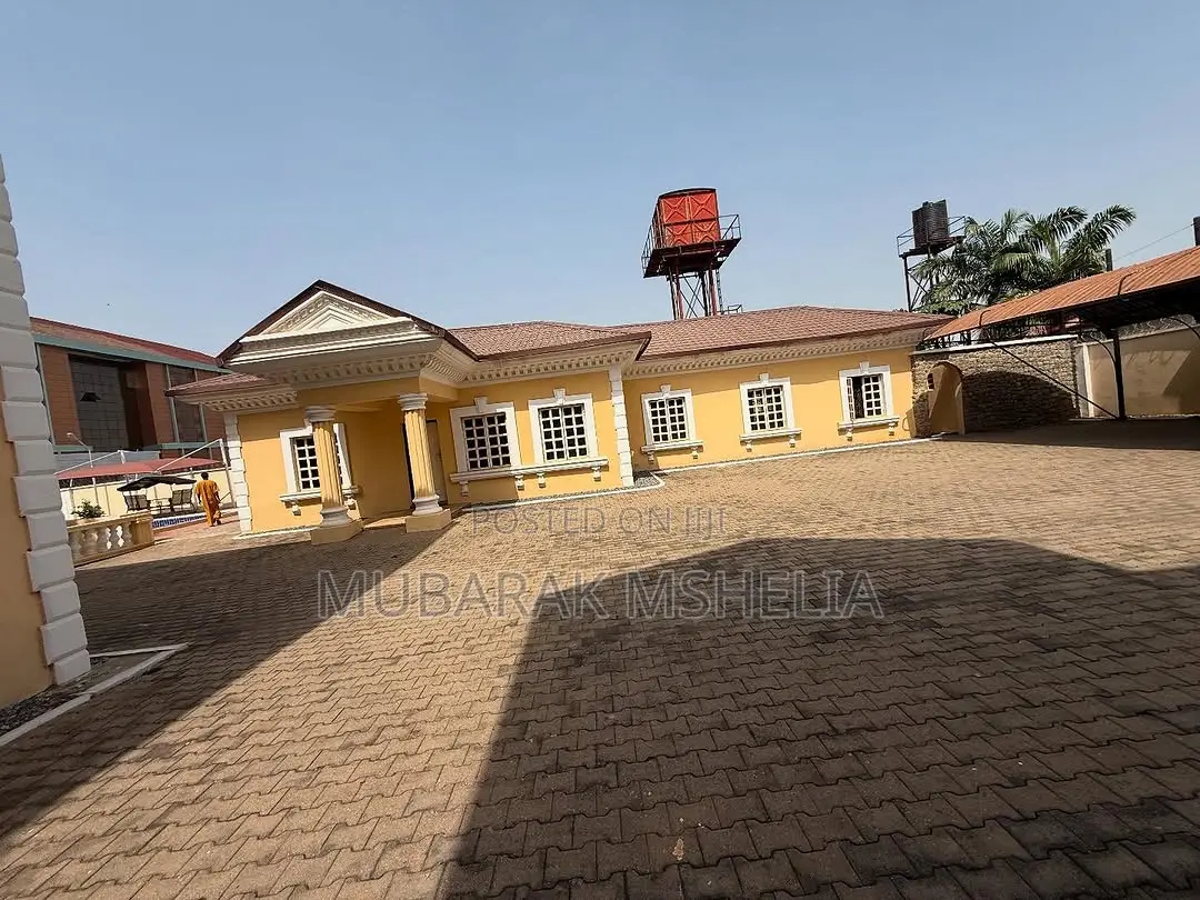 7bdrm Duplex in Jabi for sale