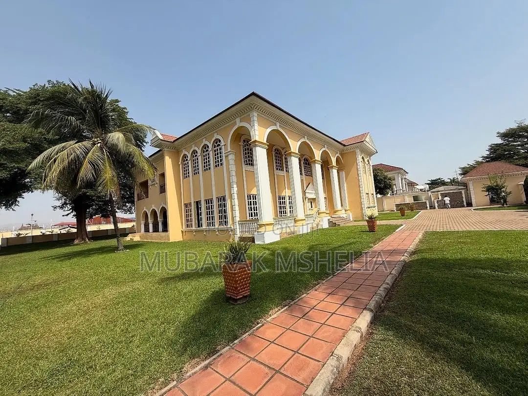 7bdrm Duplex in Jabi for sale