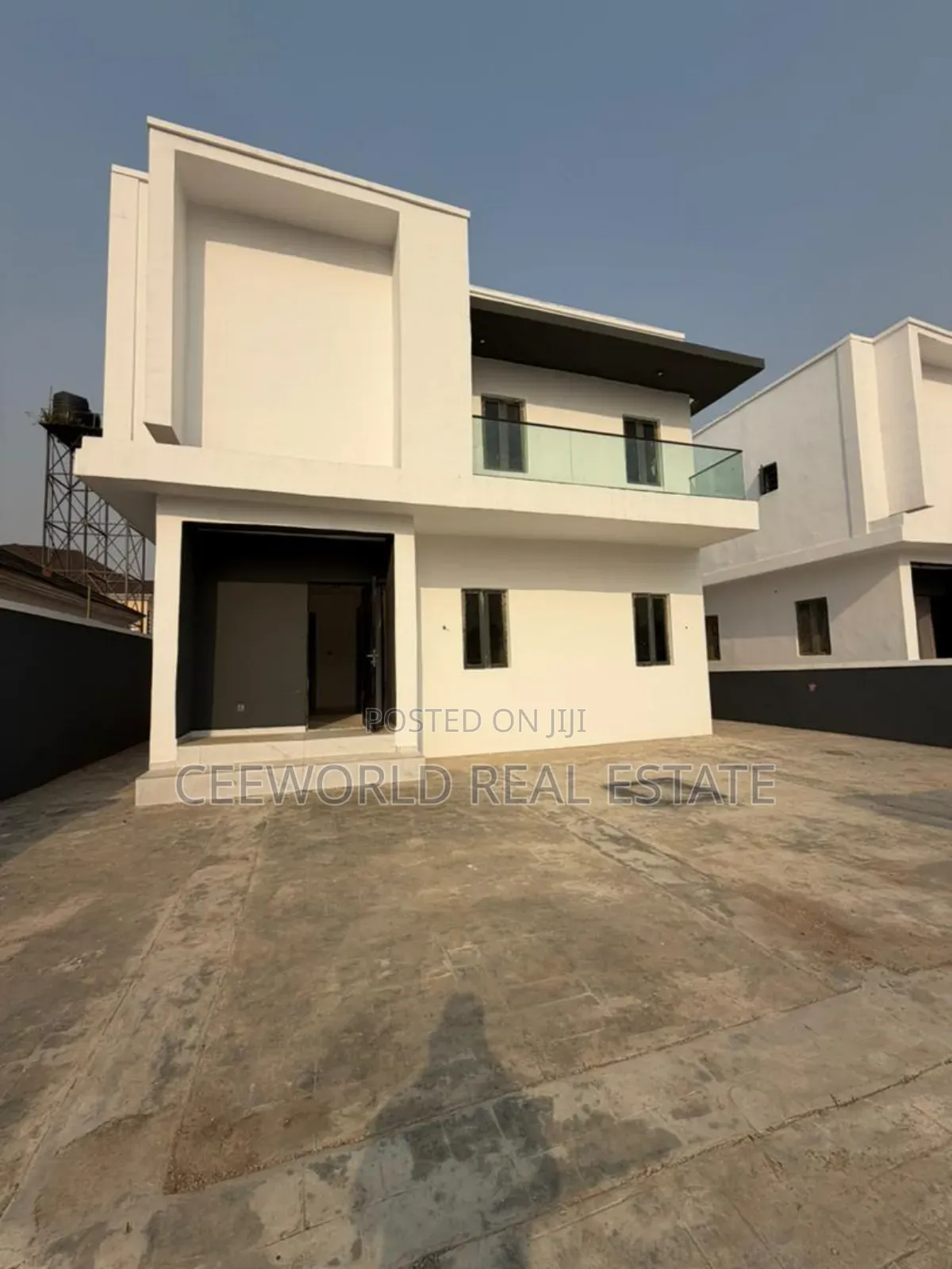 5bdrm Duplex in Aerodrome Gra, Samonda for sale